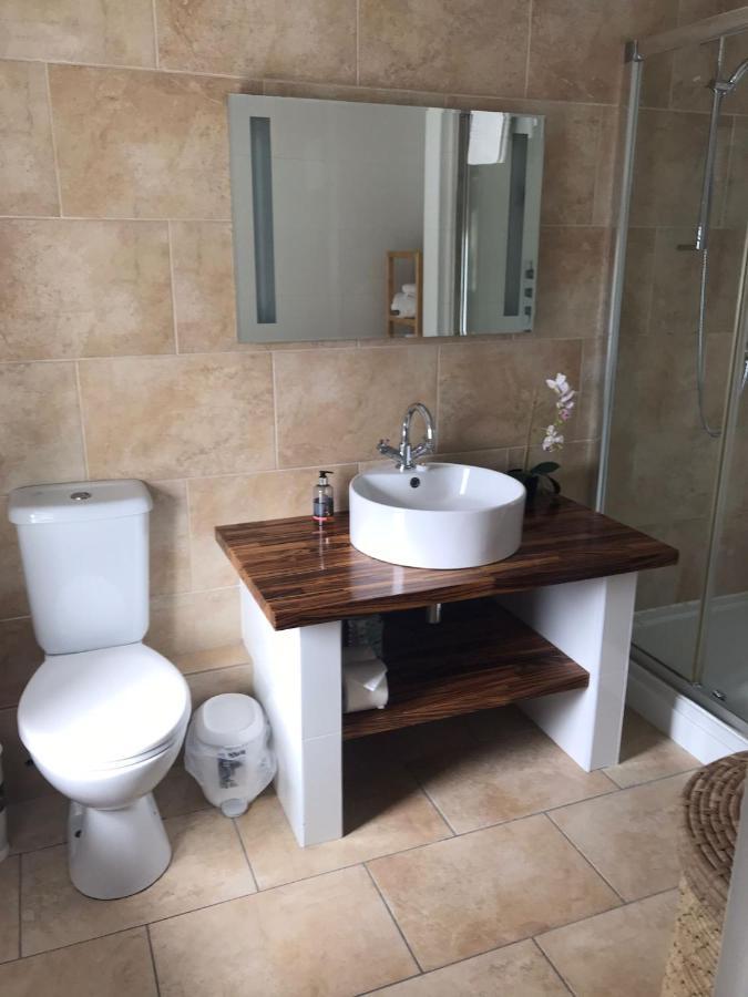 Hotel The Bear, Cowbridge Esterno foto