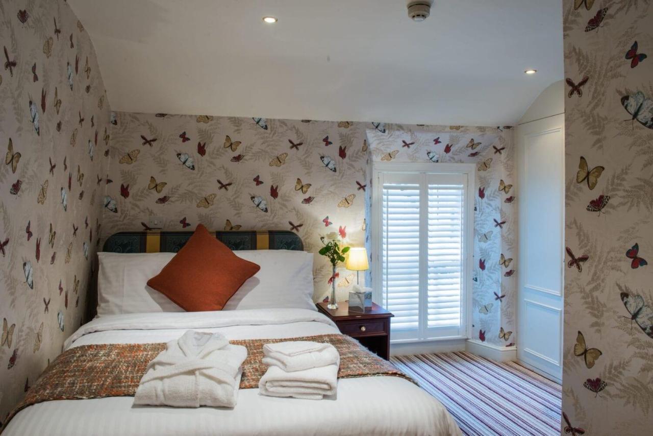 Hotel The Bear, Cowbridge Esterno foto