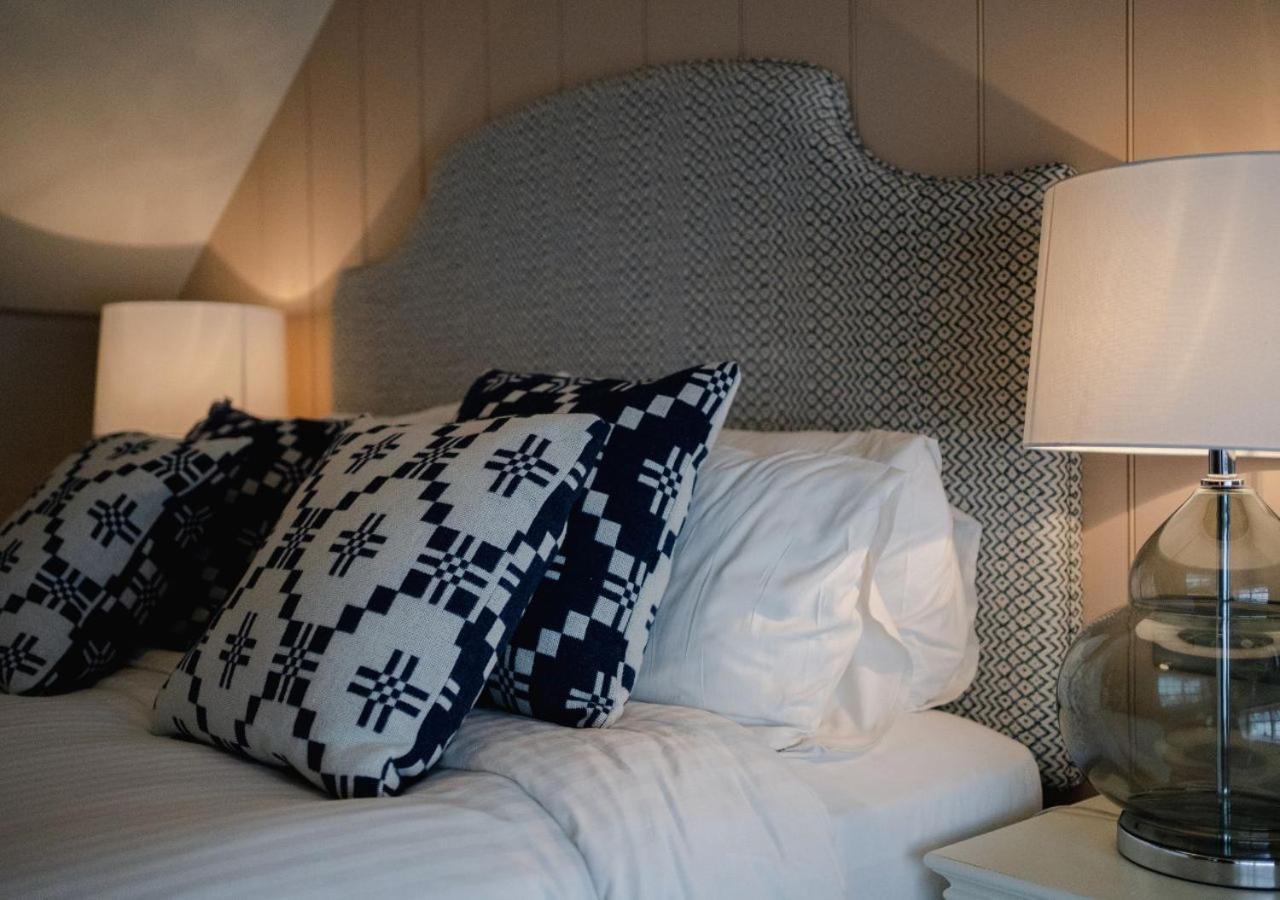 Hotel The Bear, Cowbridge Esterno foto