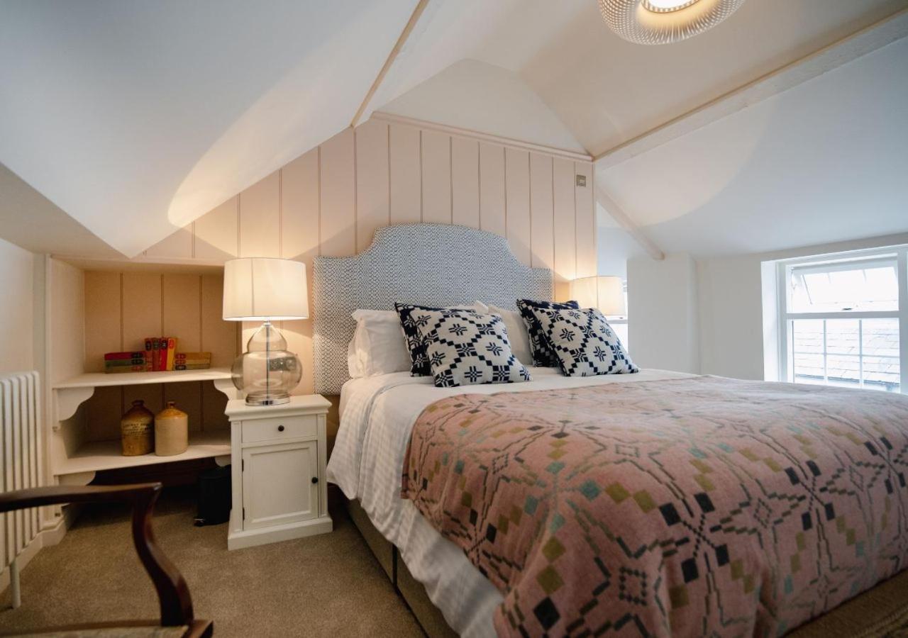 Hotel The Bear, Cowbridge Esterno foto