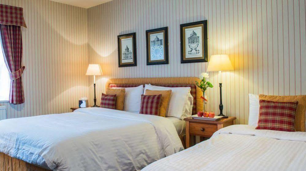 Hotel The Bear, Cowbridge Esterno foto